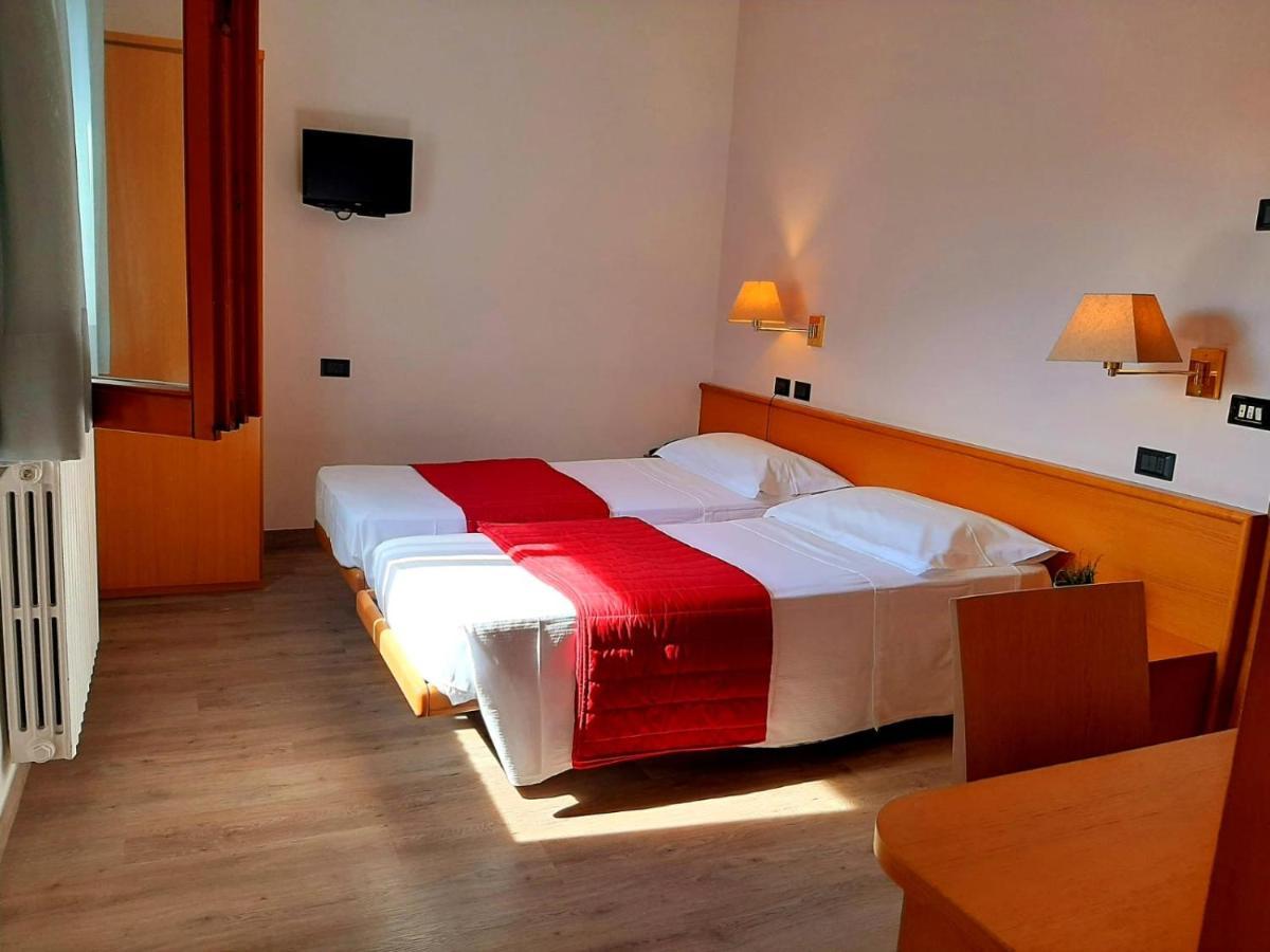 Hotel La Ruota à Morbegno Extérieur photo
